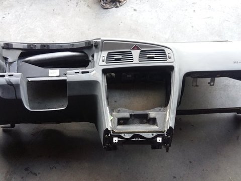 Plansa bord volvo s60 v70 9165748 9177707 cu defecte