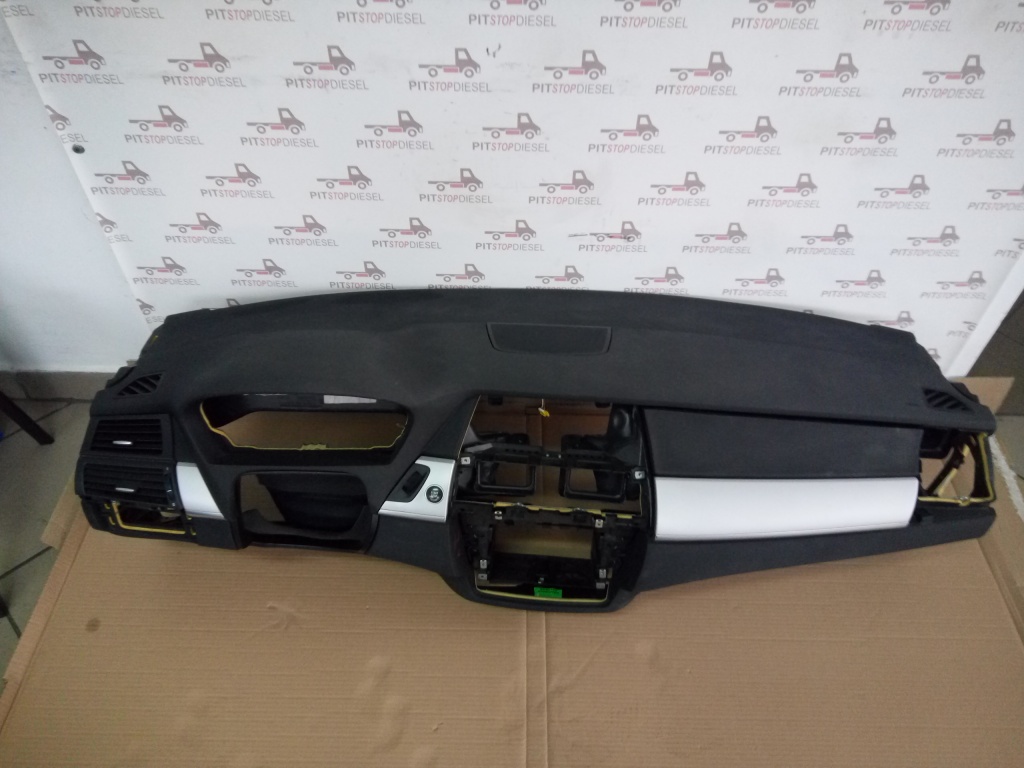 Plansa bord X5 E70 2006 2007 2008 2009 culoare negru