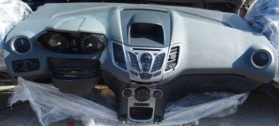 Plansa de bord Ford Fiesta cu airbag volan si pasa