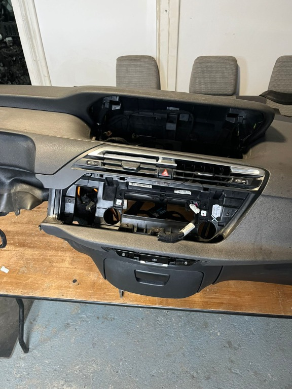 Plansa de bord pentru Citroen C4 Picasso