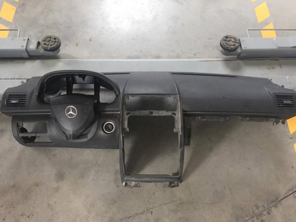 PLANSE BORD MERCEDES A-CLASS W169 2008