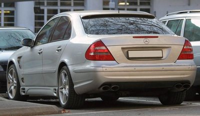 Pleoapa spoiler eleron luneta Mercedes E Class W21