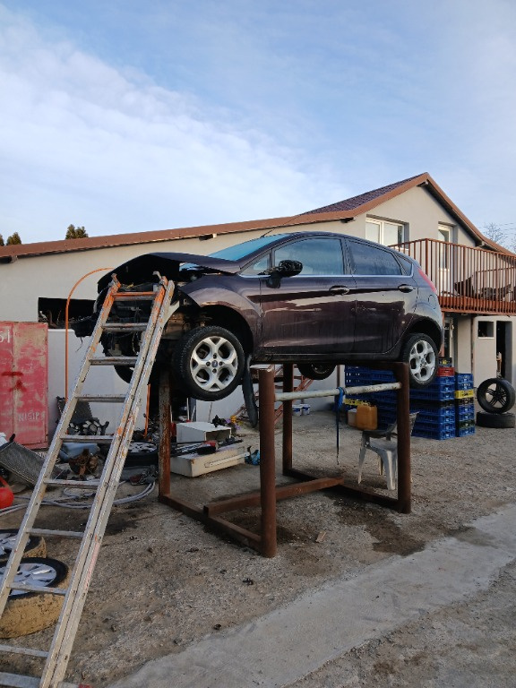 Pompă recirculare apă ford fiesta 1.4 benzină 2009