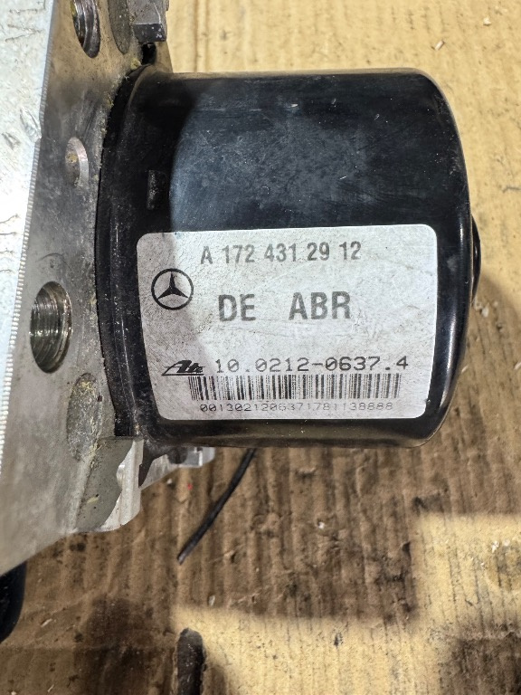 Pompa abs cod A1724312912/A 172 431 29 12 pentru Mercedes C Class W204 An 2009