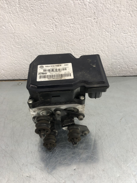 Pompa abs Volkswagen Passat B7 Variant Manual 170cp sedan 2012 (3AA614109N)