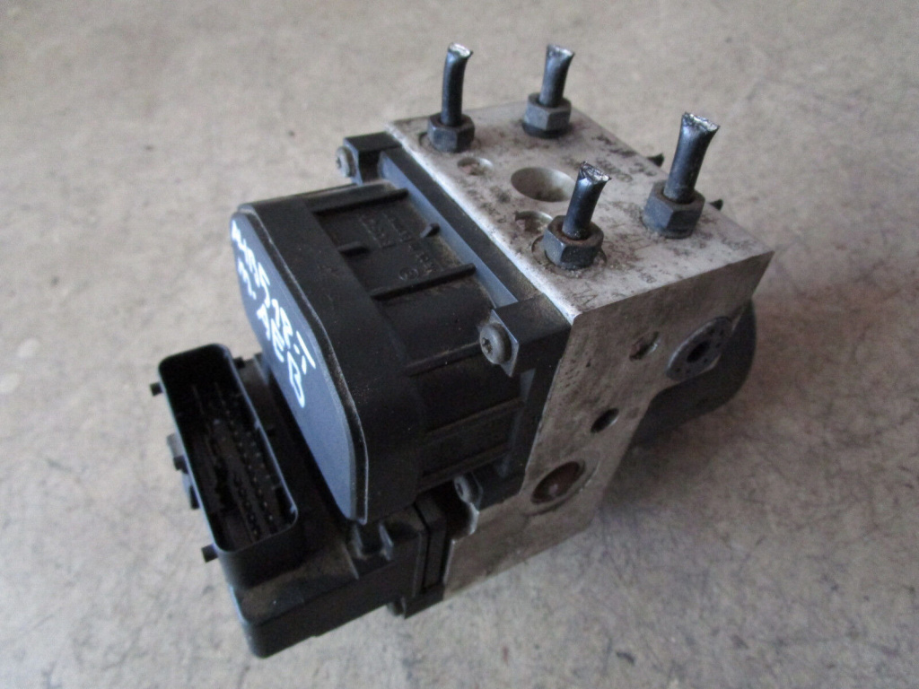 Pompa ABS VW Passat Variant 1997/06-2000/11 B5 Break 3B5 B5 Break 3B5 2.8 V6 142KW 193CP Cod 0273004281