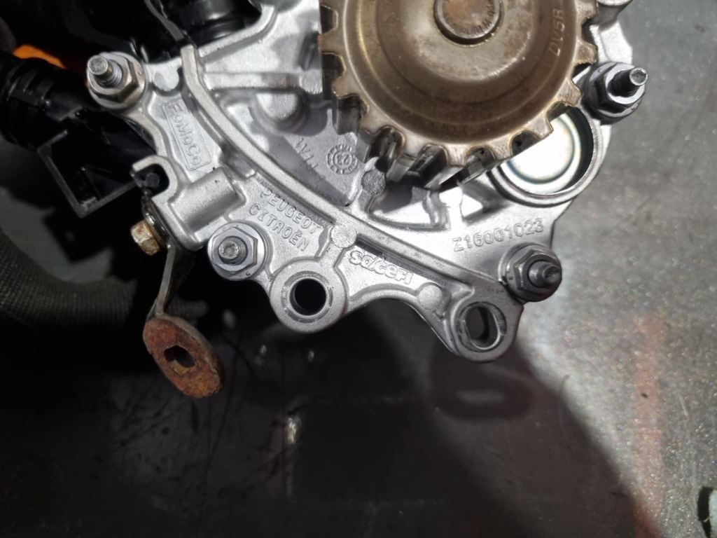 Pompa apa 9836834880 Peugeot 2008 Break 