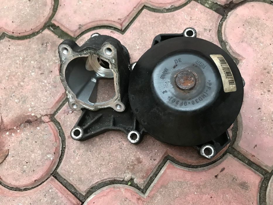 Pompa apa originala BMW E87,E90,E92,E91,E60,X1,X3 320d,520 d N47