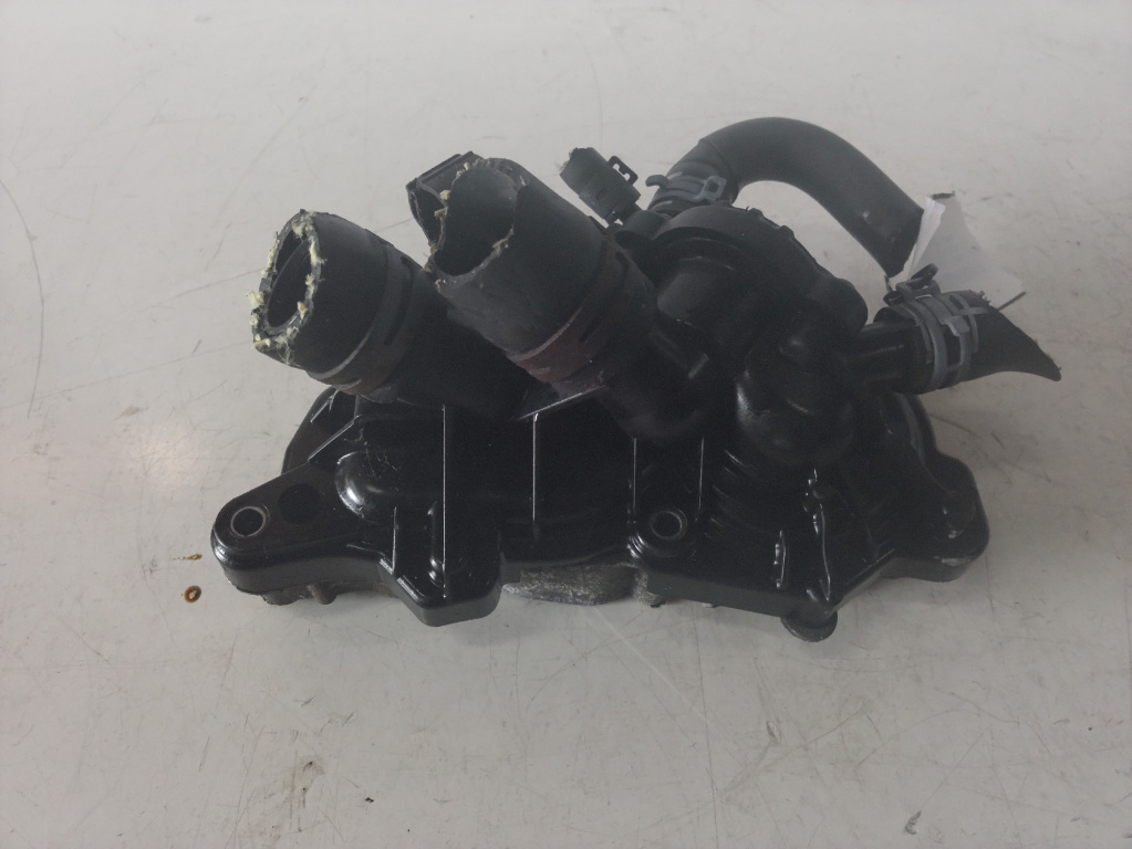 Pompa apa Seat Leon an 2017 dkr cod piesa 04e121042l