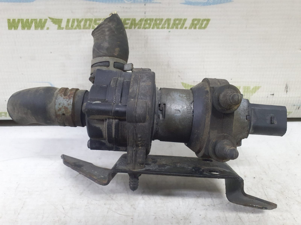 Pompa auxiliara apa 3d0965561d 2.5 tdi V