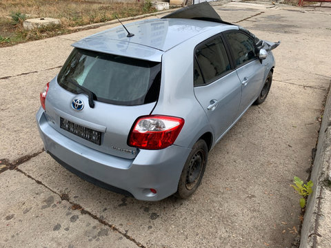 Pompa benzina Toyota Auris 2011 hatchback 1.8