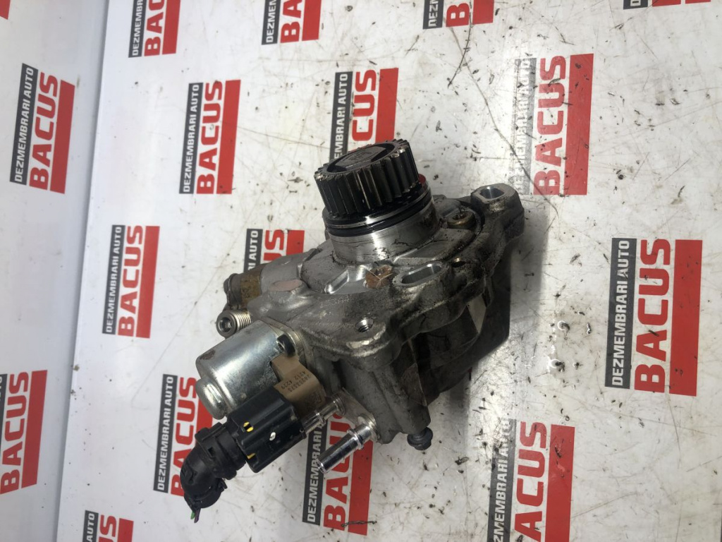 Pompa inalta 2.0 tdci ford kuga 2 9674984480