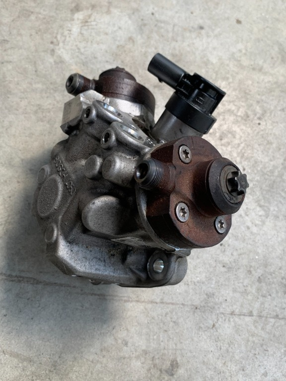 Pompa inalta presiune Audi V6 3.0 TDI cod 059130755CG