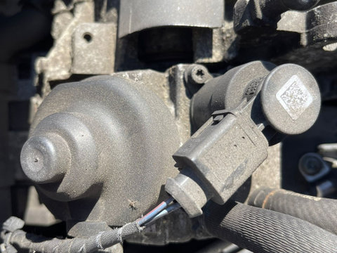 Pompa Inalta Presiune cu Senzor Regulator Volkswagen Passat B7 2.0 TDI 2013 - 2015 Cod 0445010538 04L130755E [C3990]
