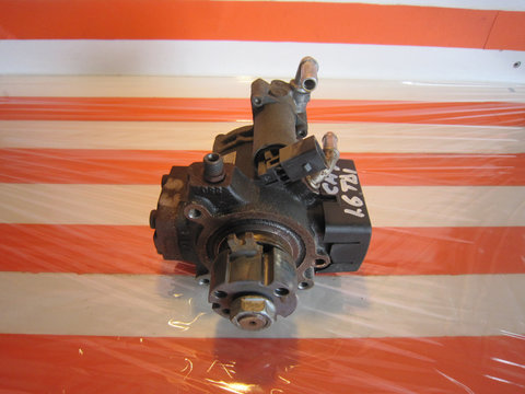 Pompa inalta presiune VW 1.6 TDI cod motor CAY an 2009 - 2015 cod 03l130755e