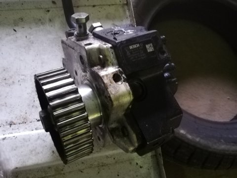 Pompa inalta VW Crafter 2.5 TDI cod 0445010125 059130755N tip motor BJL BJK BJM