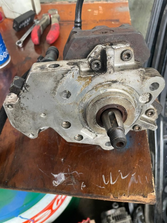 Pompa inalte Renault Megane 2 Espace Laguna 2 etc 1.9 dci diesel 88Kw 0445010075 8200108225