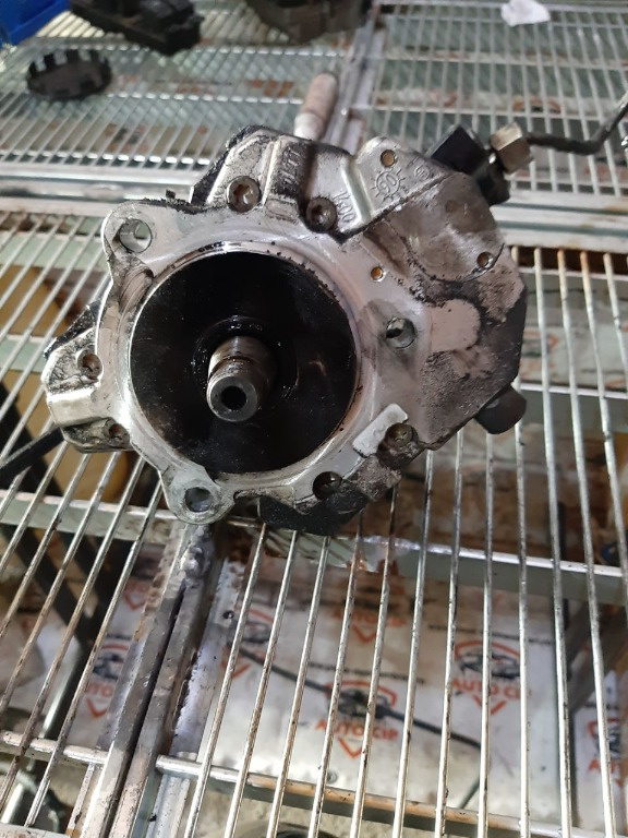 Pompa injectie BMW Seria 3 E46 2.0 d cod 0445010045