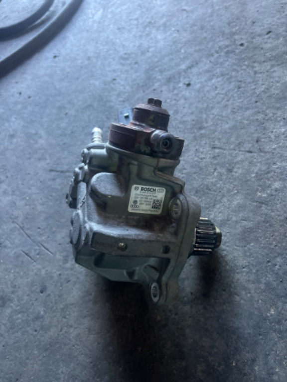 Pompa injectie inalta Audi A6 C7 A7 A8 4H Q7 Motor 3.0 Diesel Euro 5 6 cod 059130755 CB 0445010677