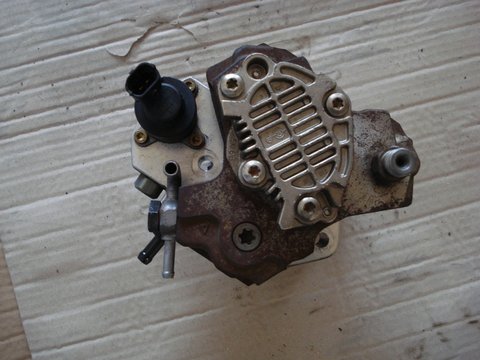 Pompa injectie Opel 1.7 Cdti cod motor Z17DTL cod piesa: 0445010086