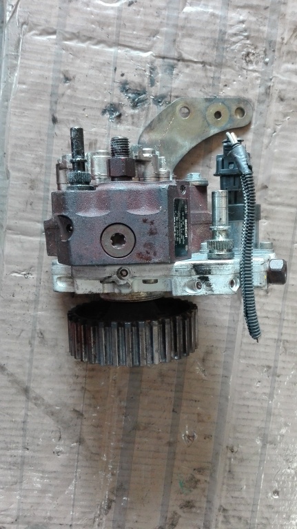 Pompa injectie Peugeot 407 1.6 hdi cod 0445010089