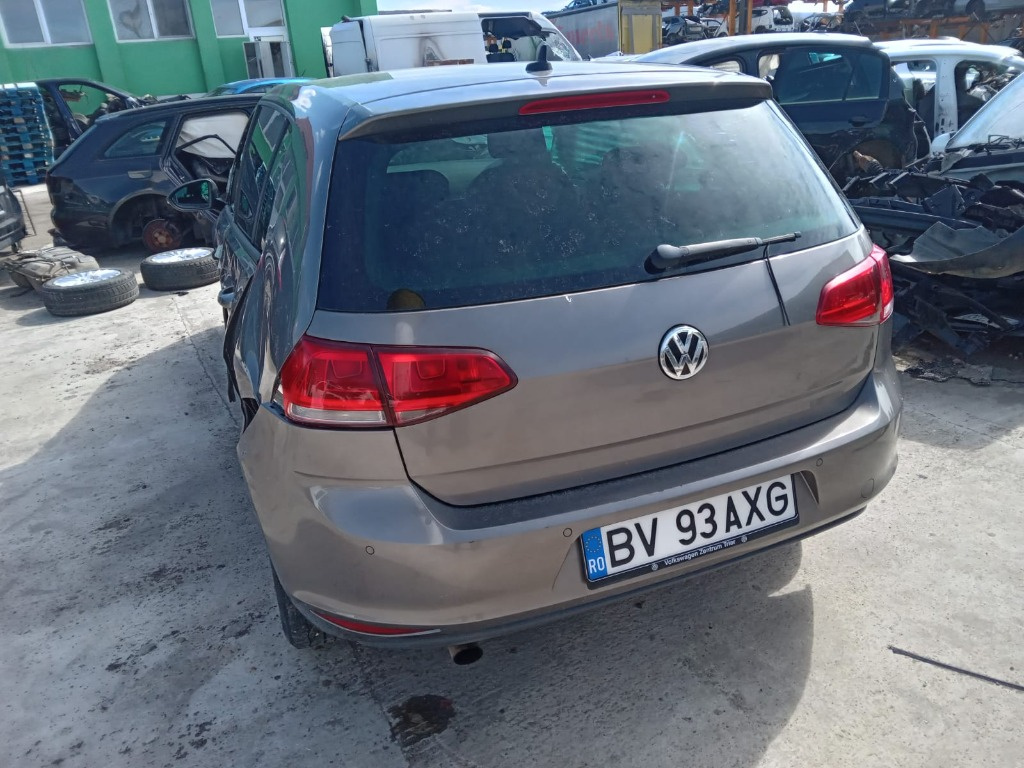 Pompa injectie Volkswagen Golf 7 2013 hatchback 1.6 tdi CLHA