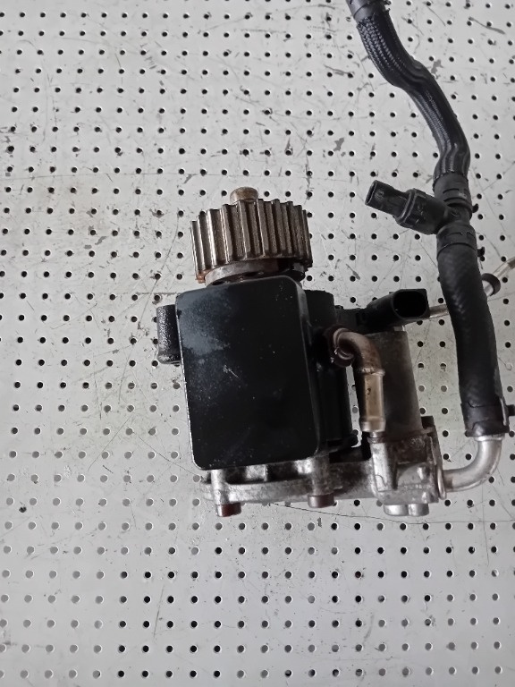 POMPA INJECTIE VW GOLF 6 PLUS 2010 1.6 TDI CAY 03L130755E