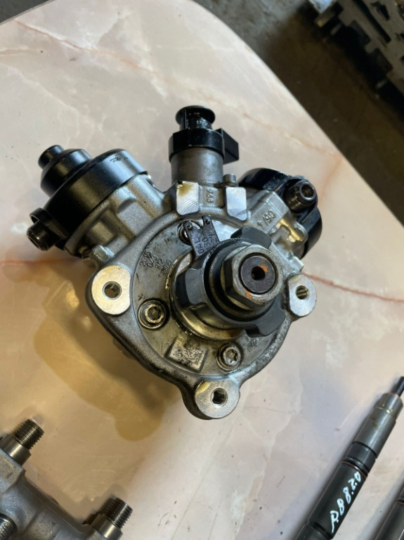 Pompa injectie Vw Passat B8 2.0 tdi diesel 2015- E6 Euro 6 0445010812 03N130755A 1129 BOSCH