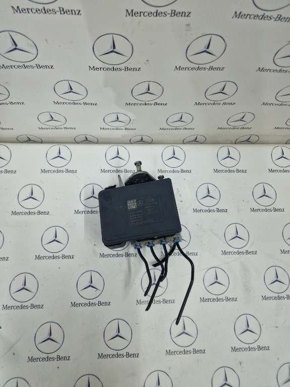 Pompa Mercedes w205 c205 A2539011400