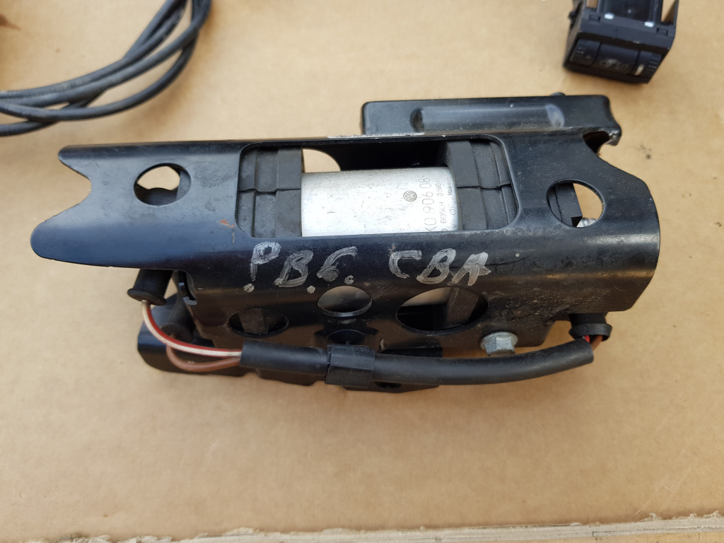 Pompa motorina auxiliara VW Passat B6 2.0 tdi 1K0906089 1K0 906 089