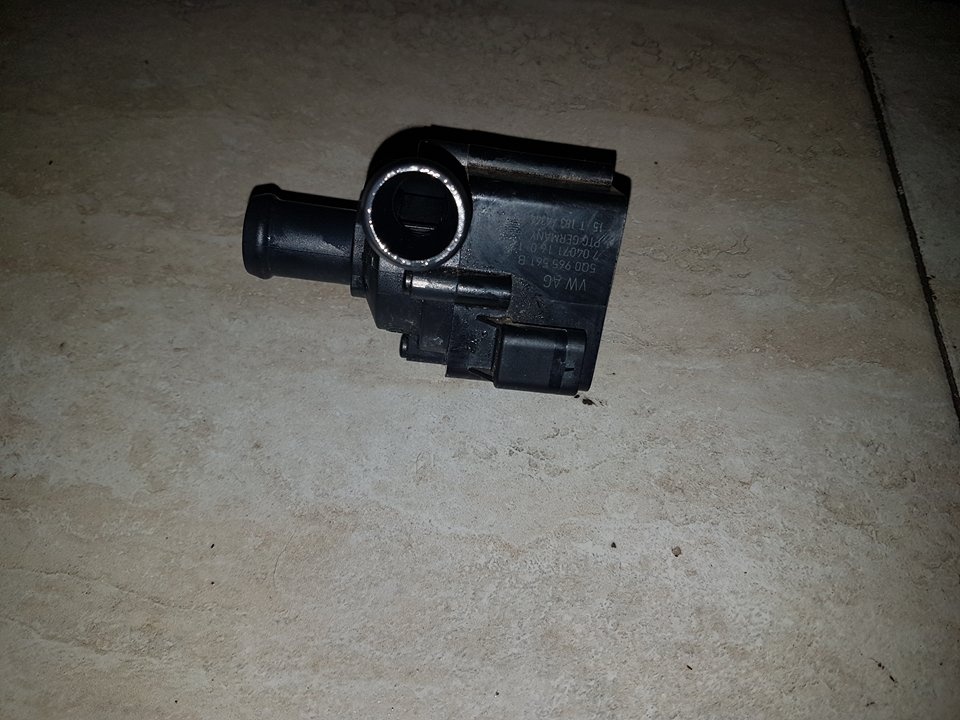 Pompa recirculare apa 5q0965561b audi a4