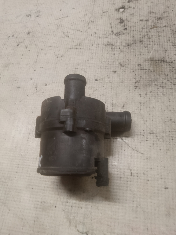 Pompa recirculare apa Audi A3 1.6 2015, 5C0965561
