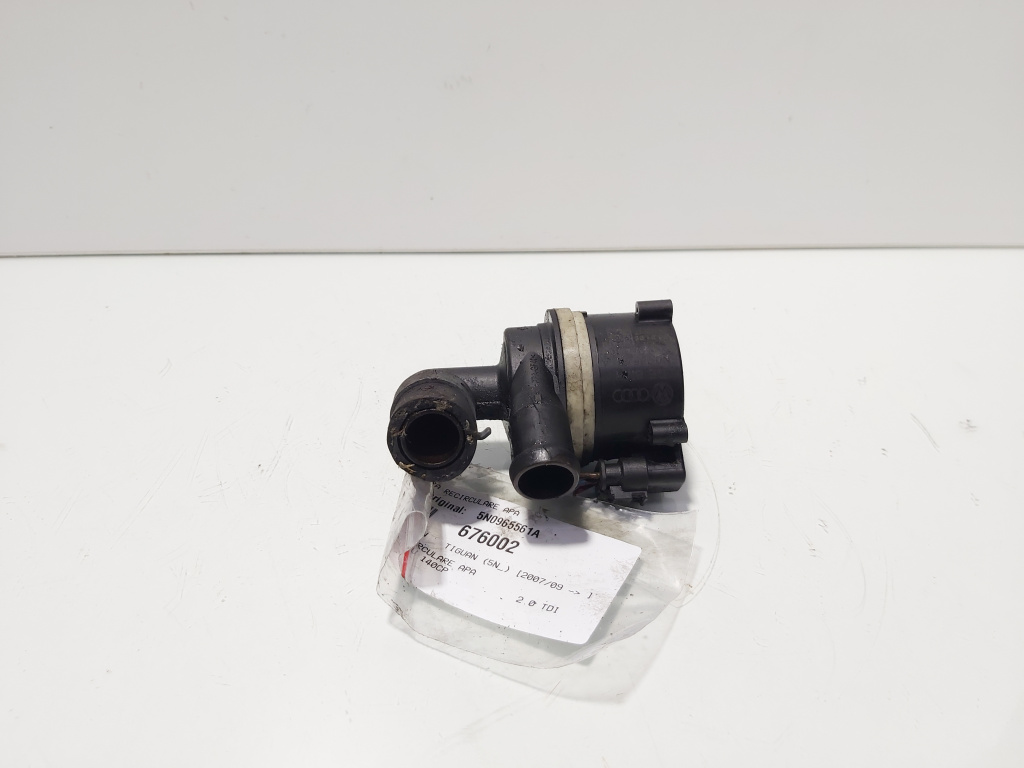 Pompa recirculare apa, cod 5N0965561A, Audi Q3 (8UB), 2.0 TDI, CFF (idi:676002)