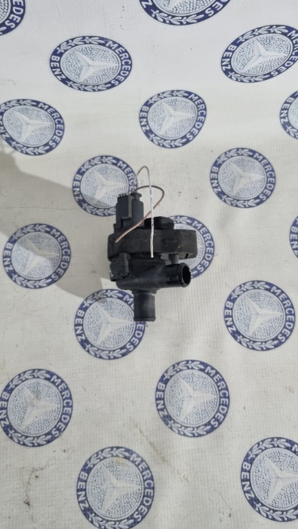 Pompa recirculare apa Mercedes E class W213 cod A2
