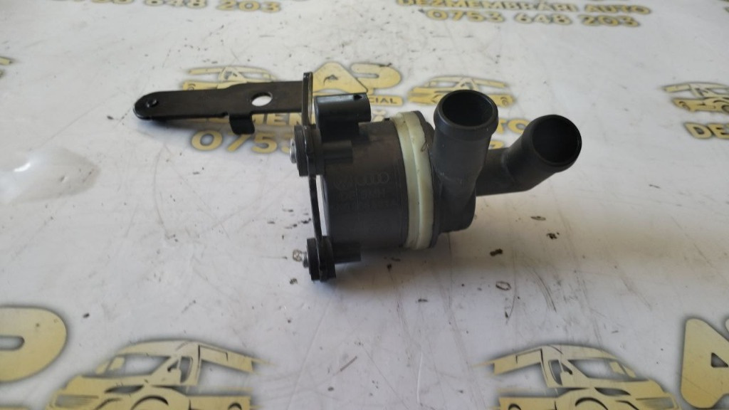 Pompa recirculare apa VW Golf Plus (521) 1.6 TDI 105 CP cod: 5N0965561A