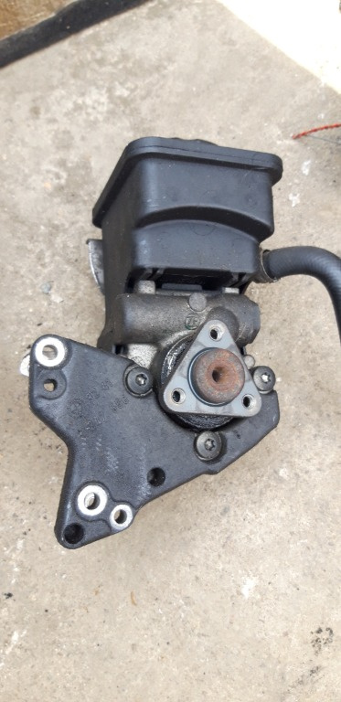 Pompa servo bmw x3 e83 motor m47 an 2004 150cp e 4