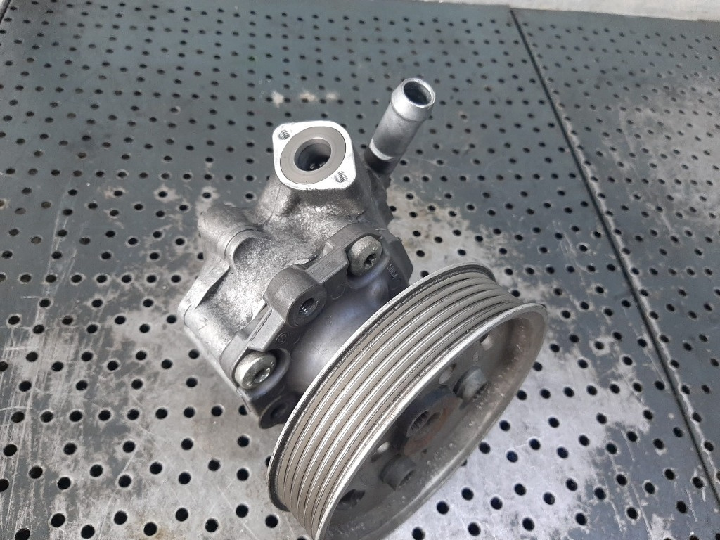 Pompa servodirectie 2.0 tdi cgl audi q5 8r 8r0145154b