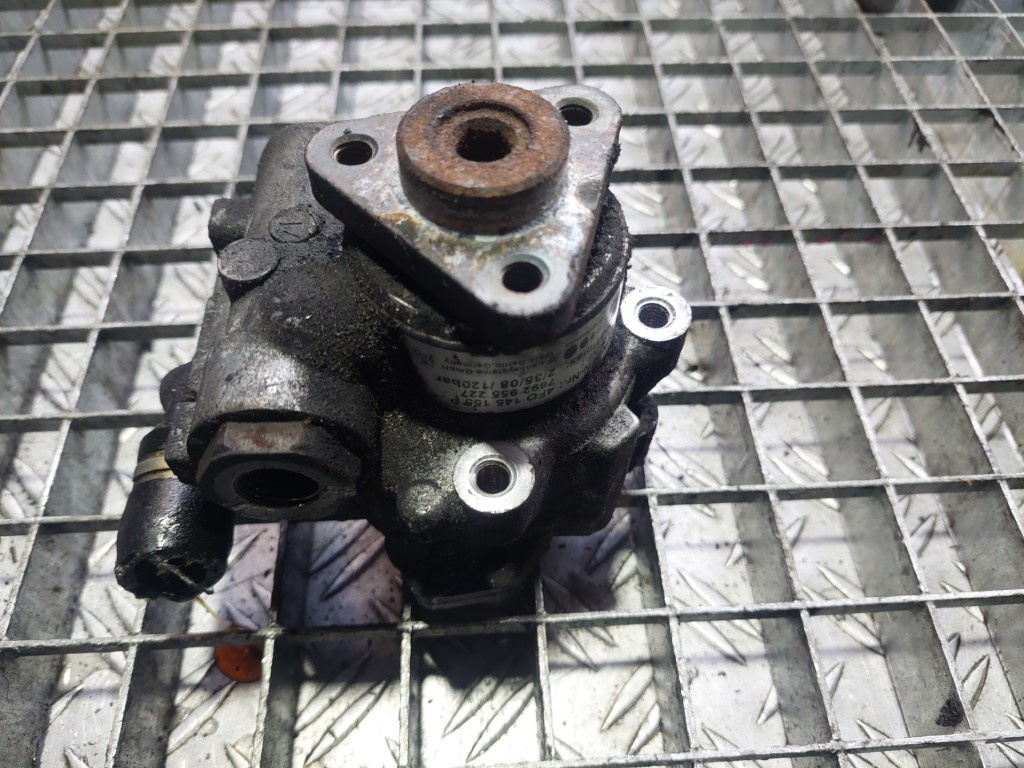 Pompa servodirectie Audi 2.0 tdi cod 4F0145155p