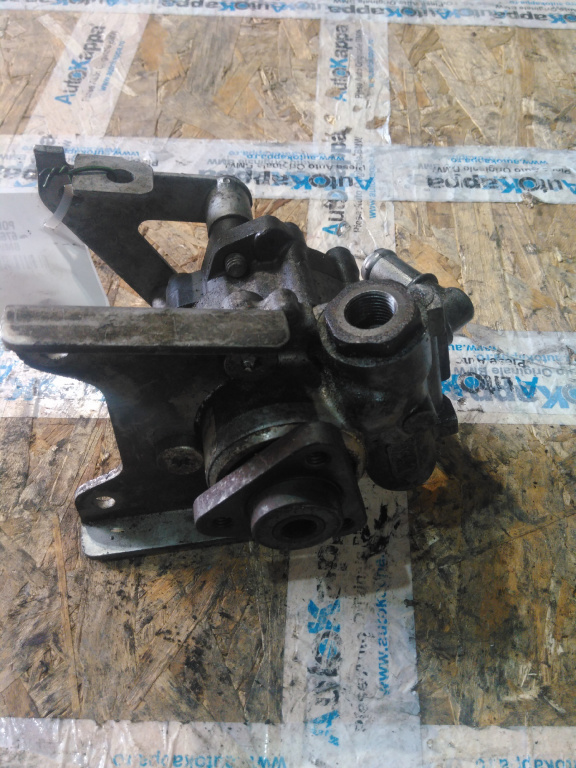 Pompa servodirectie Bmw Seria 5 E60 E61 an 2004 M54 cod piesa 6760958