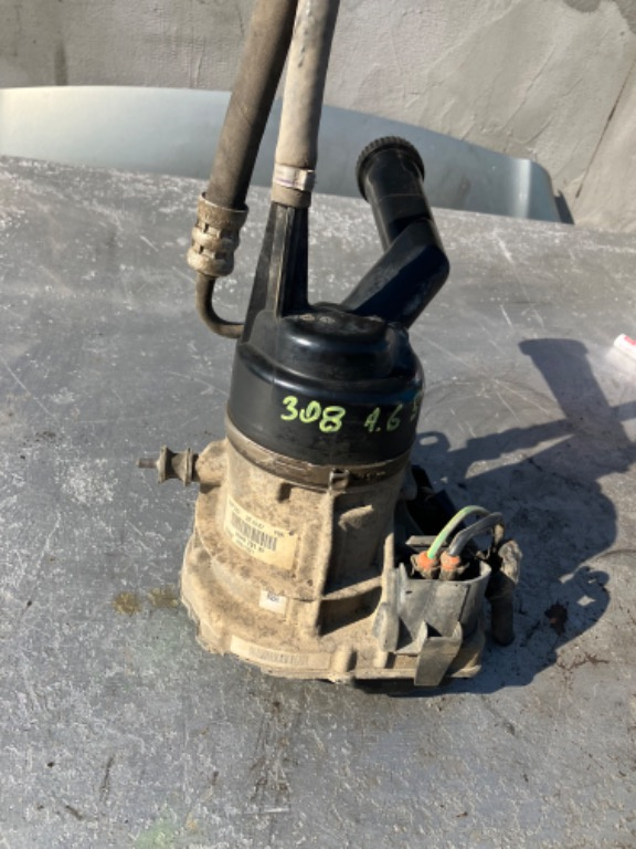 Pompa servodirectie Peugeot 308 cod 9684979180