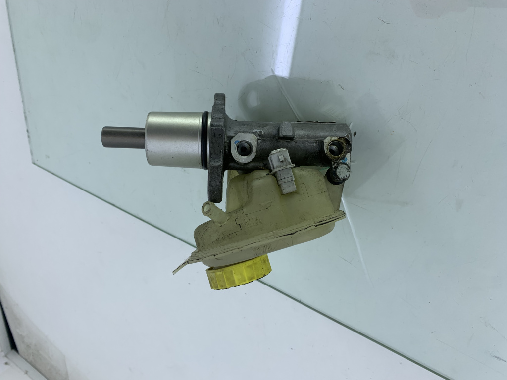 Pompa servofrana VW PASSAT B5 AVF 2000-2005 4B0611