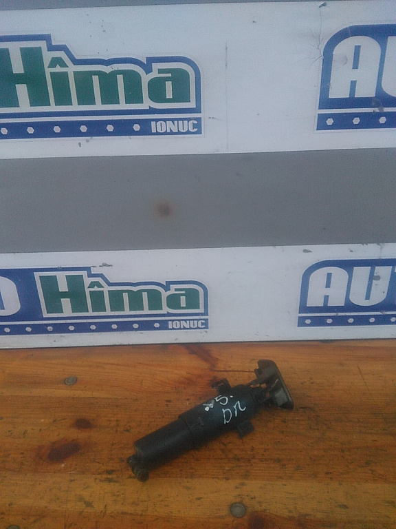 Pompa spalator far dreapta BMW X5 E70 2006-2013