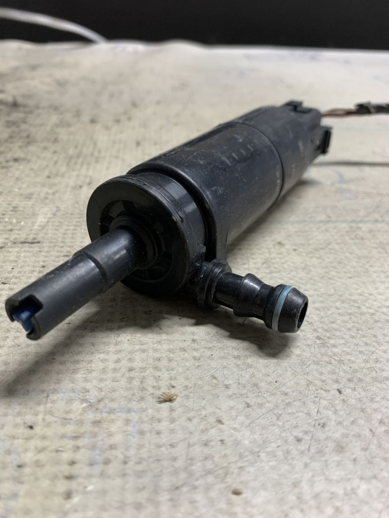 Pompa spalator faruri Skoda Yeti - Motor