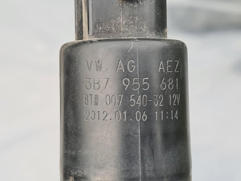 Pompa Stropitor Faruri VAG Cod 3b7955681