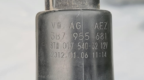 Pompa Stropitor Faruri VAG Cod 3b7955681