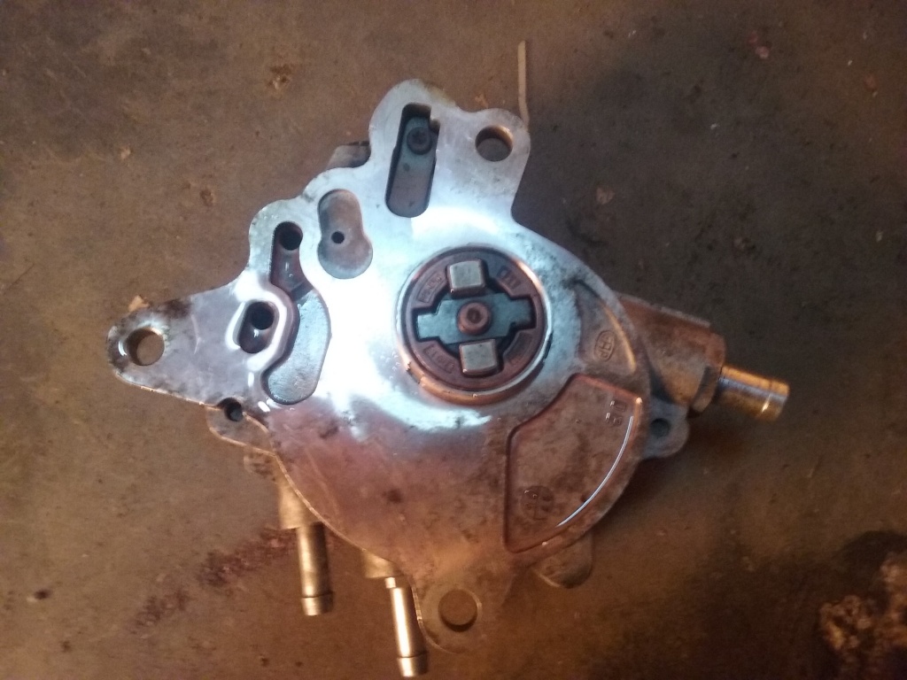 Pompa tandem Vacuum/combustibil 03G145209 motor BKP, BKD