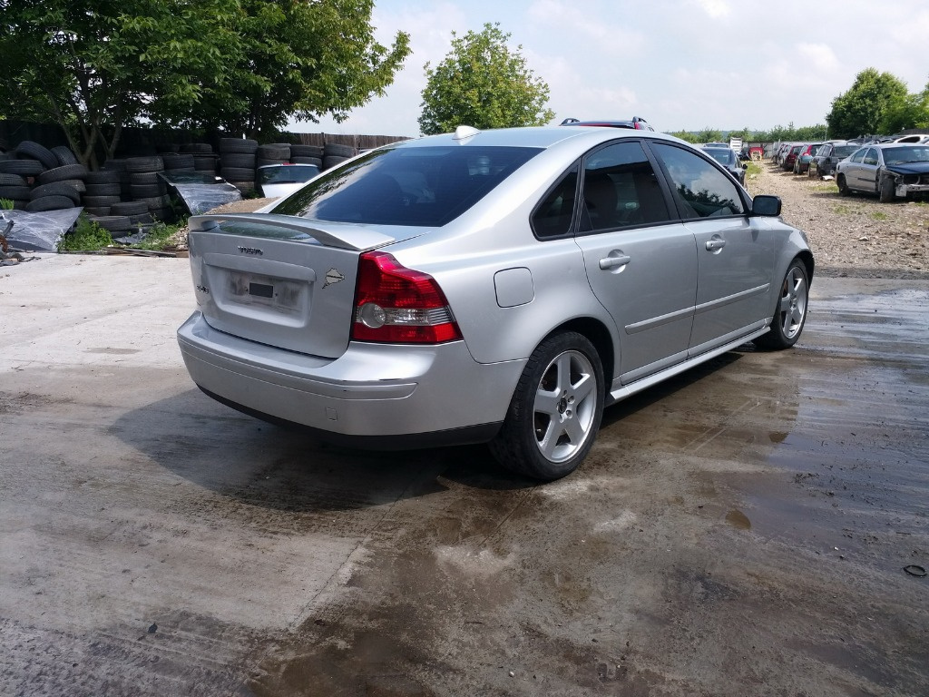 Pompa ulei Volvo S40 2006 limousina 2.0 