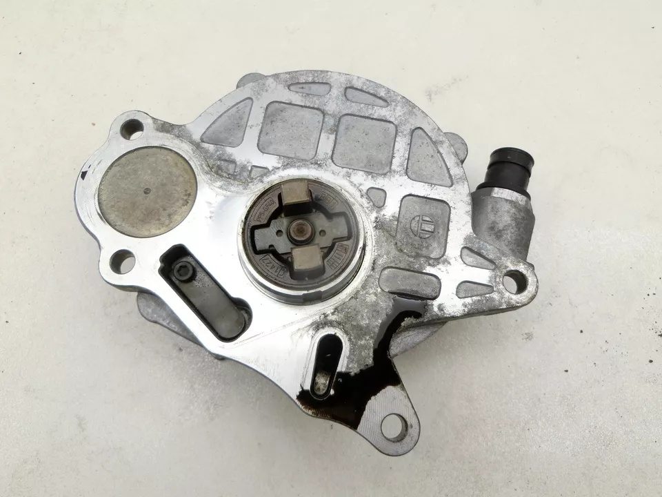 POMPA VACUUM 03L145100F Volkswagen GOLF 6 an 2009-