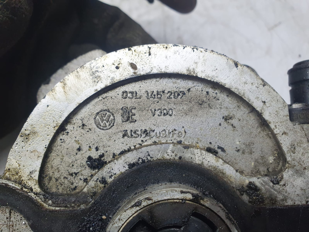 Pompa vacuum 1.6 2.0 tdi cay cfh 03l100d