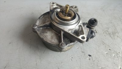 Pompa vacuum audi a4 b6 a6 c5 2.5 tdi ake 72260806